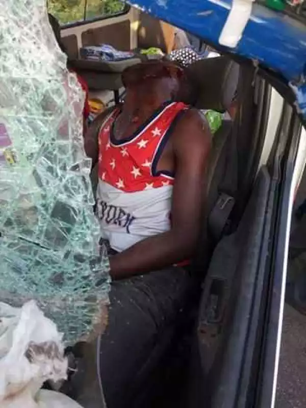Graphic photos: Fatal accident in Delta state leaves many dead, including children